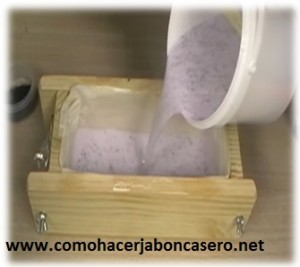 jabón casero de semilla de amapola 2